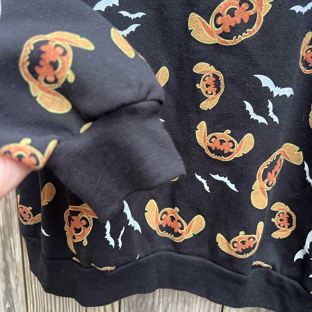 DISNEY Stitch Halloween Black Sweatshirt Bats Pumpkin Pattern Women’s Large - Picture 5 of 8